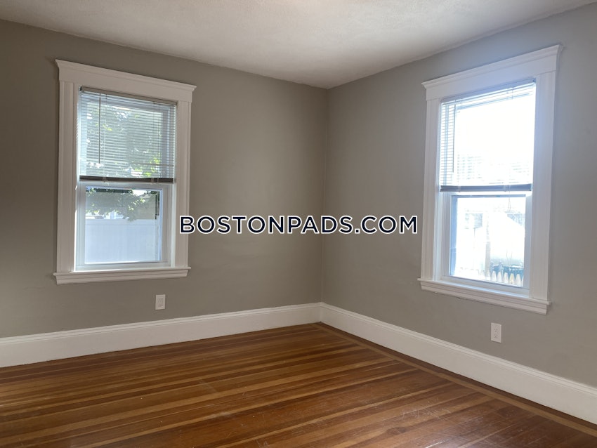 MEDFORD - TUFTS - 3 Beds, 1.5 Baths - Image 9