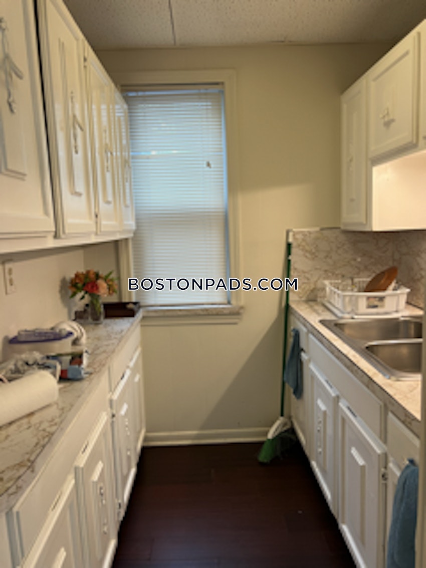 MALDEN - 2 Beds, 1 Bath - Image 3