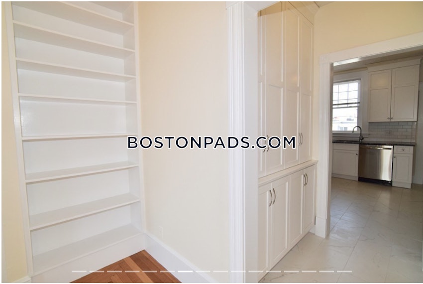 BROOKLINE- COOLIDGE CORNER - 3 Beds, 1 Bath - Image 4