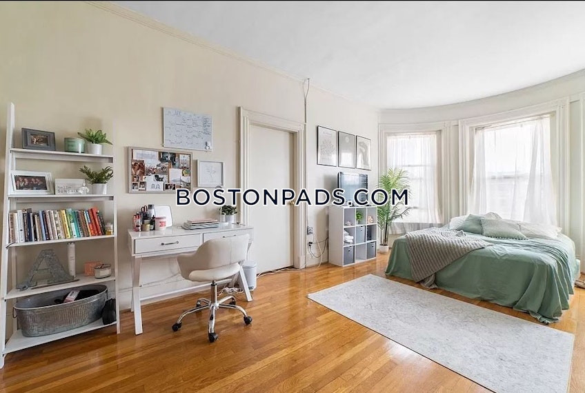Boston - $5,050+ /month