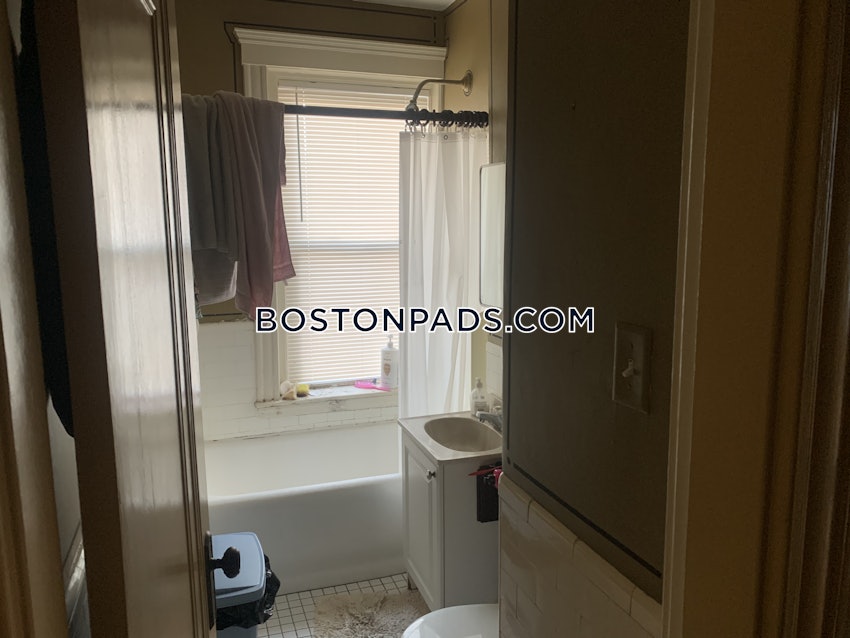 MALDEN - 1 Bed, 1 Bath - Image 13