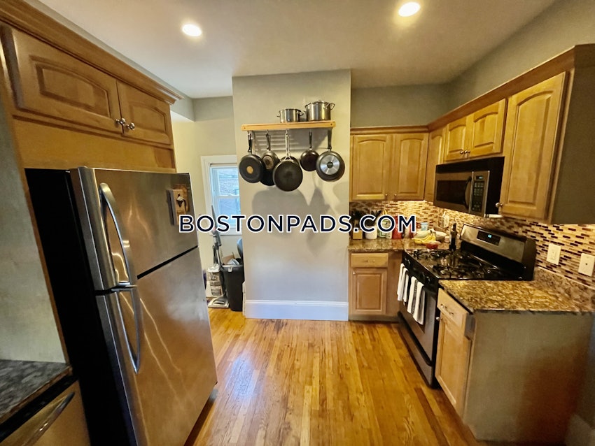 BOSTON - SOUTH BOSTON - EAST SIDE - 4 Beds, 2 Baths - Image 3