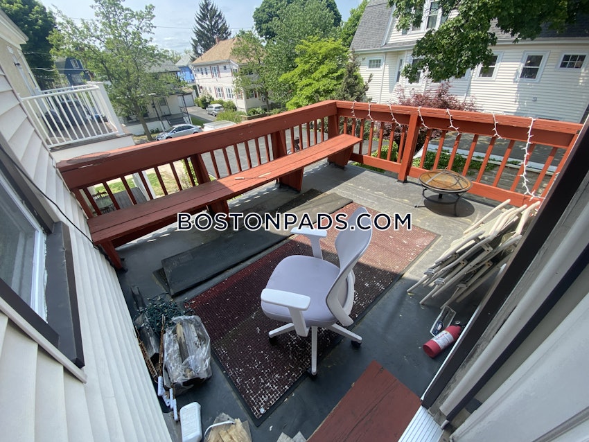 MEDFORD - TUFTS - 6 Beds, 2 Baths - Image 28