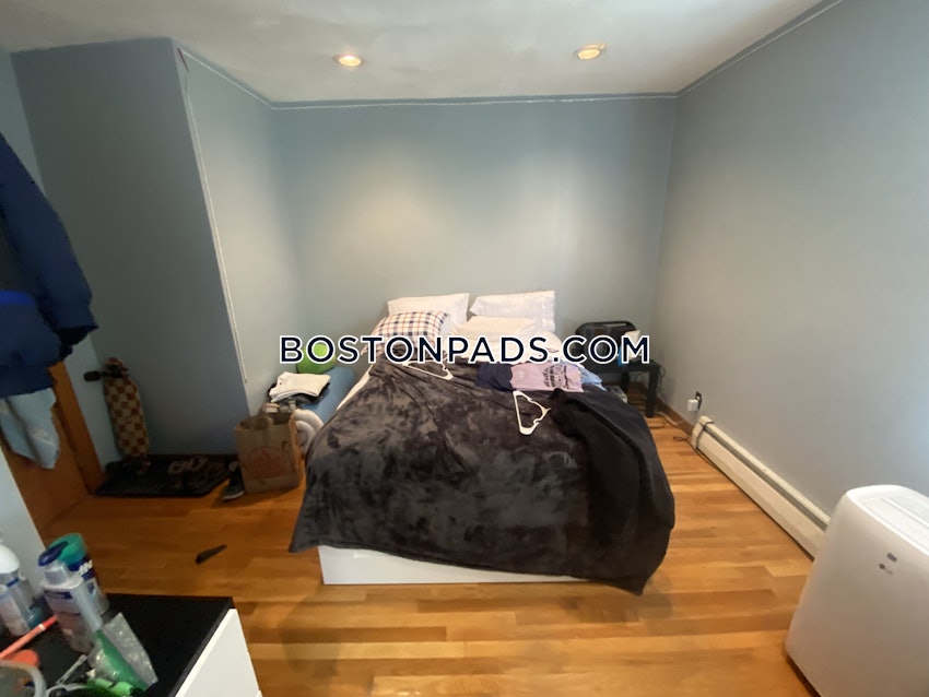 MEDFORD - TUFTS - 6 Beds, 2 Baths - Image 27