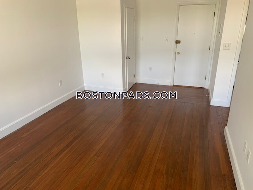 BROOKLINE - BEACONSFIELD - 2 Beds, 1 Bath - Image 4