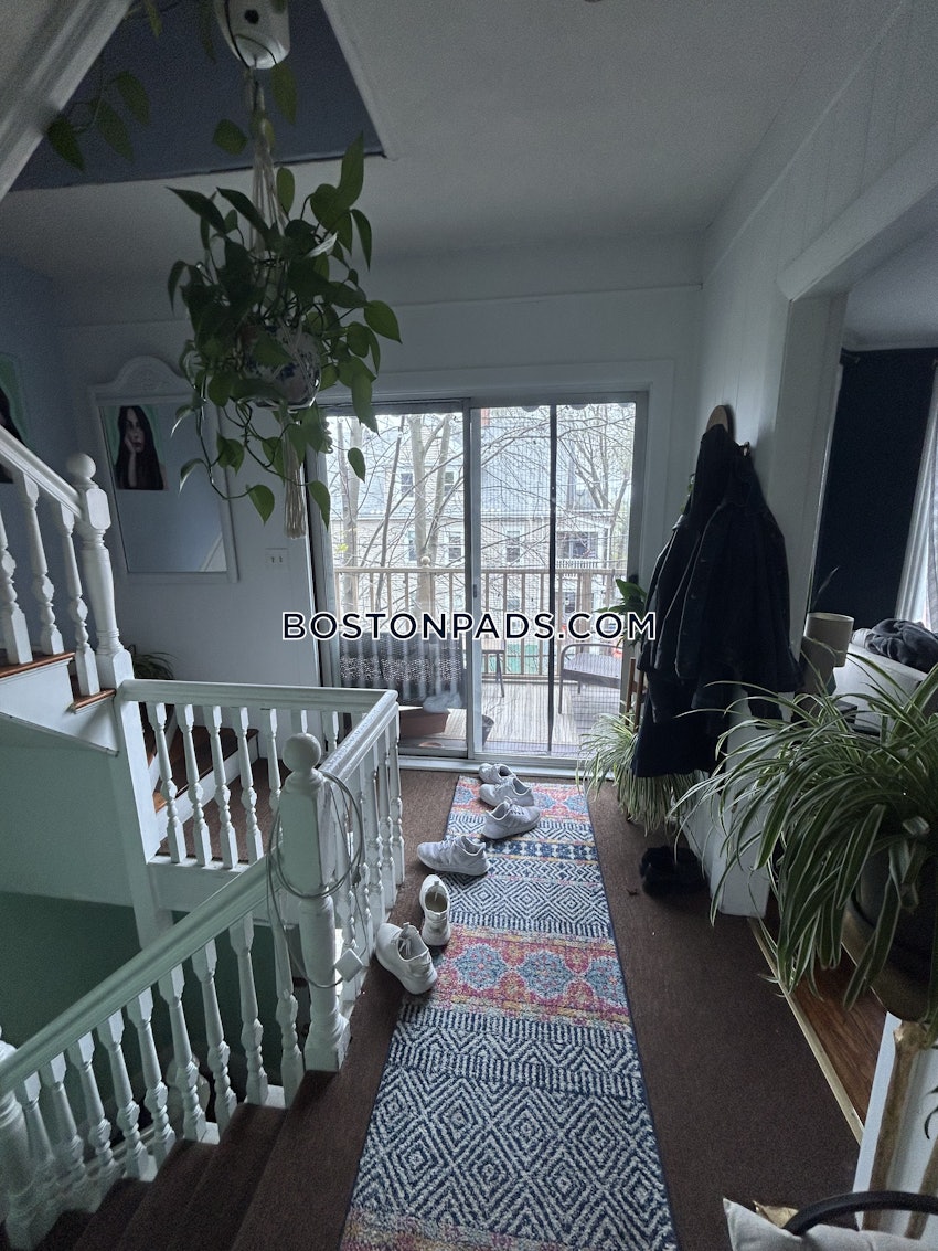 SOMERVILLE - PORTER SQUARE - 4 Beds, 2 Baths - Image 16