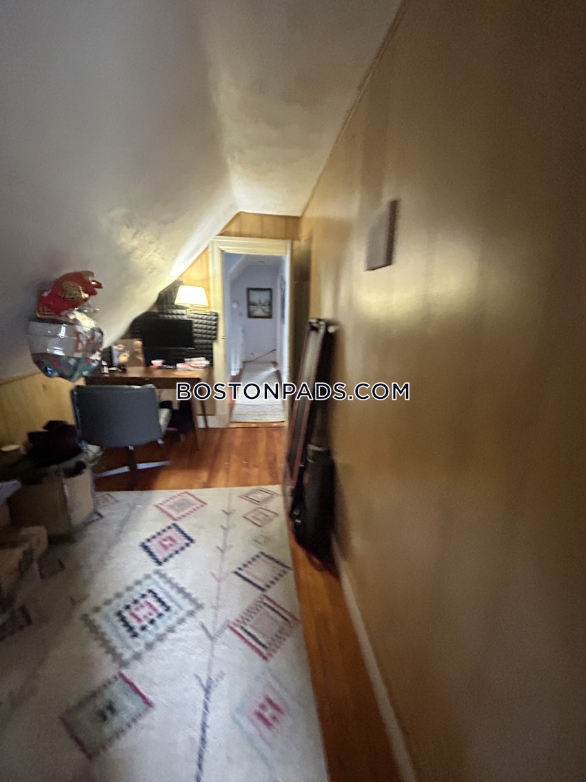 SOMERVILLE - PORTER SQUARE - 4 Beds, 2 Baths - Image 7