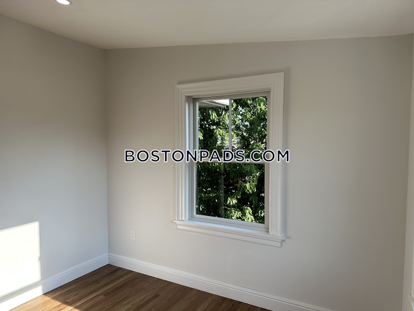 MEDFORD - TUFTS - 4 Beds, 1 Bath - Image 30