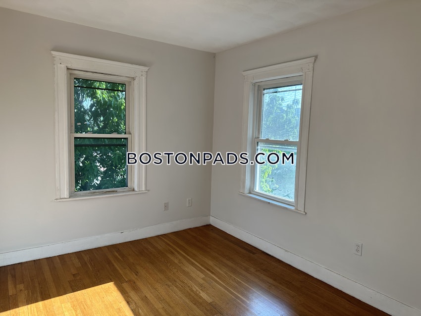 MEDFORD - TUFTS - 4 Beds, 1 Bath - Image 29