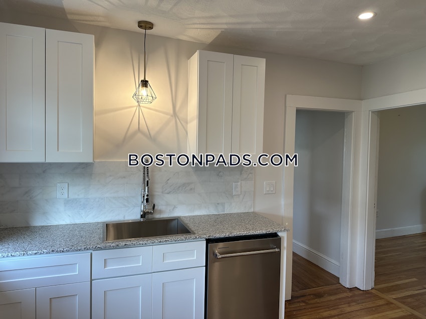 MEDFORD - TUFTS - 4 Beds, 1 Bath - Image 9