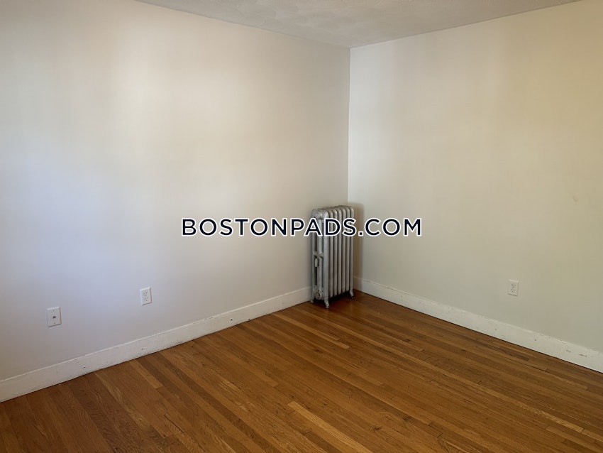 MEDFORD - TUFTS - 4 Beds, 1 Bath - Image 24