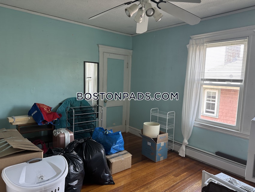 SOMERVILLE - TUFTS - 4 Beds, 1 Bath - Image 8