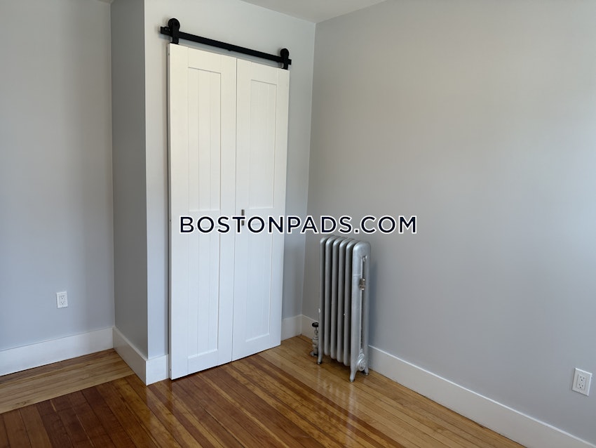 MEDFORD - TUFTS - 4 Beds, 2 Baths - Image 11