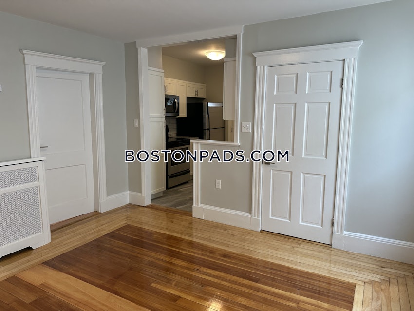 MEDFORD - TUFTS - 4 Beds, 2 Baths - Image 5