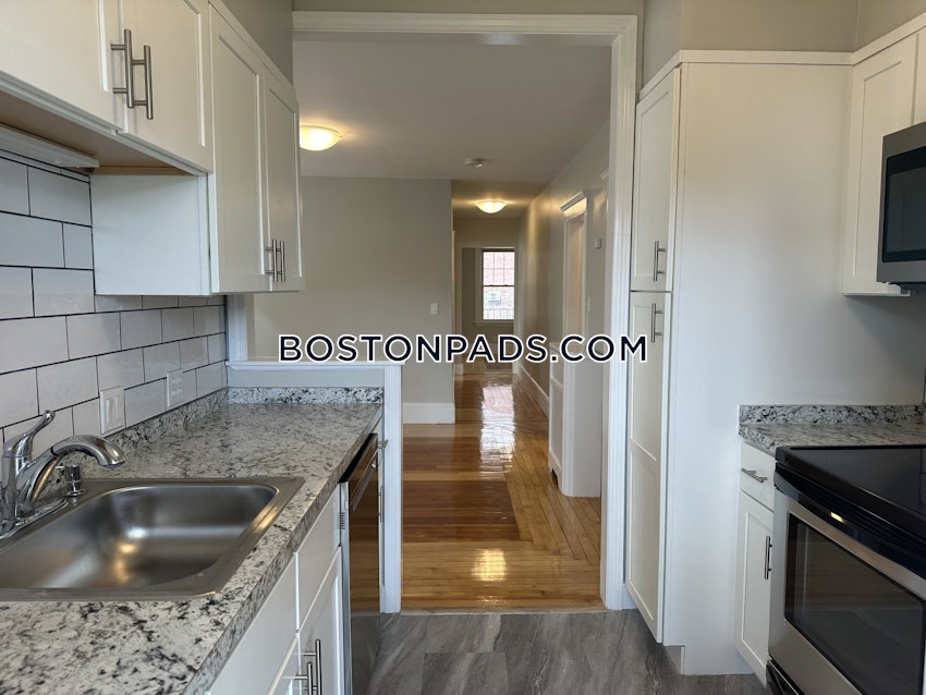 MEDFORD - TUFTS - 4 Beds, 2 Baths - Image 2