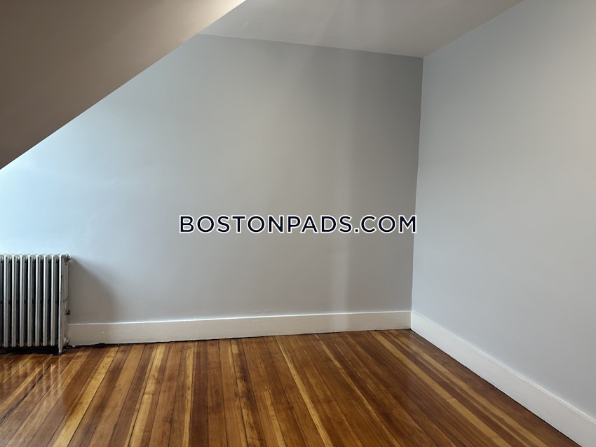 MEDFORD - TUFTS - 7 Beds, 2 Baths - Image 23