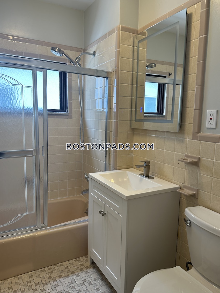 MEDFORD - TUFTS - 7 Beds, 2 Baths - Image 45