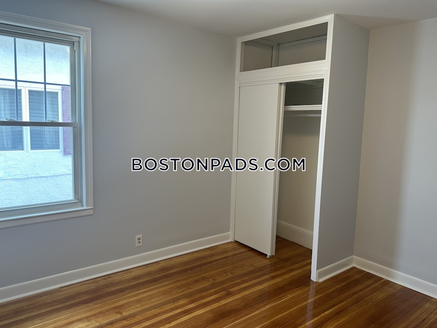 MEDFORD - TUFTS - 7 Beds, 2 Baths - Image 19