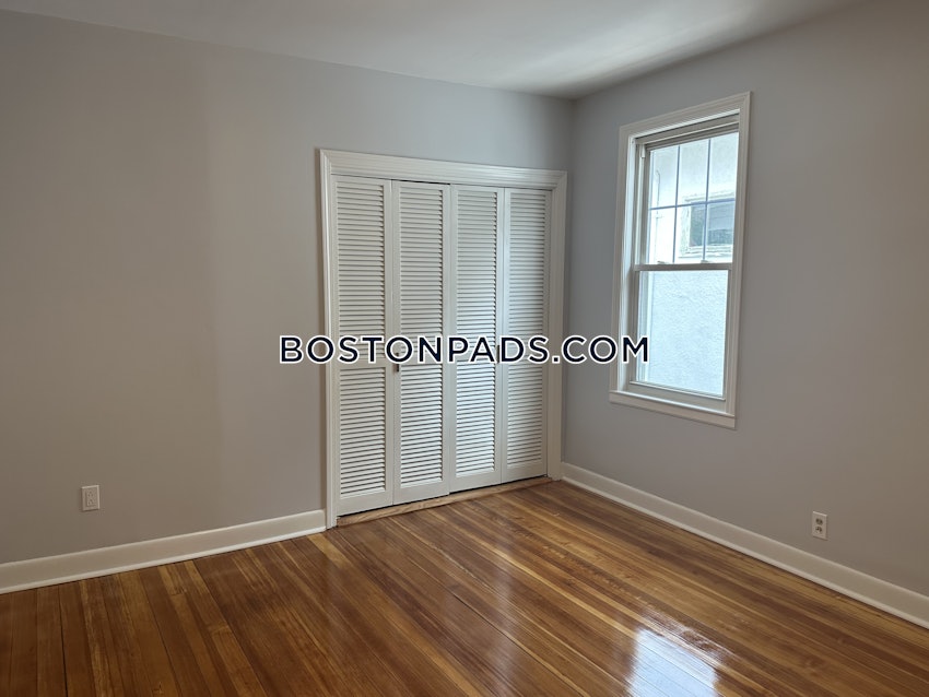 MEDFORD - TUFTS - 7 Beds, 2 Baths - Image 18