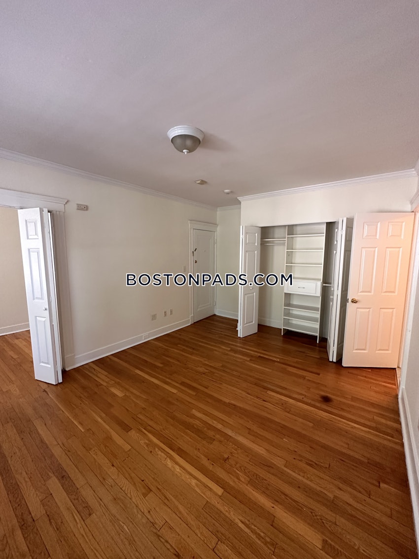 CAMBRIDGE - HARVARD SQUARE - 1 Bed, 1 Bath - Image 13