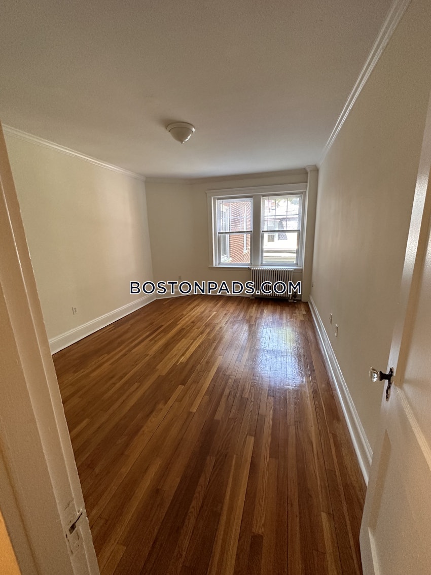 CAMBRIDGE - HARVARD SQUARE - 1 Bed, 1 Bath - Image 13