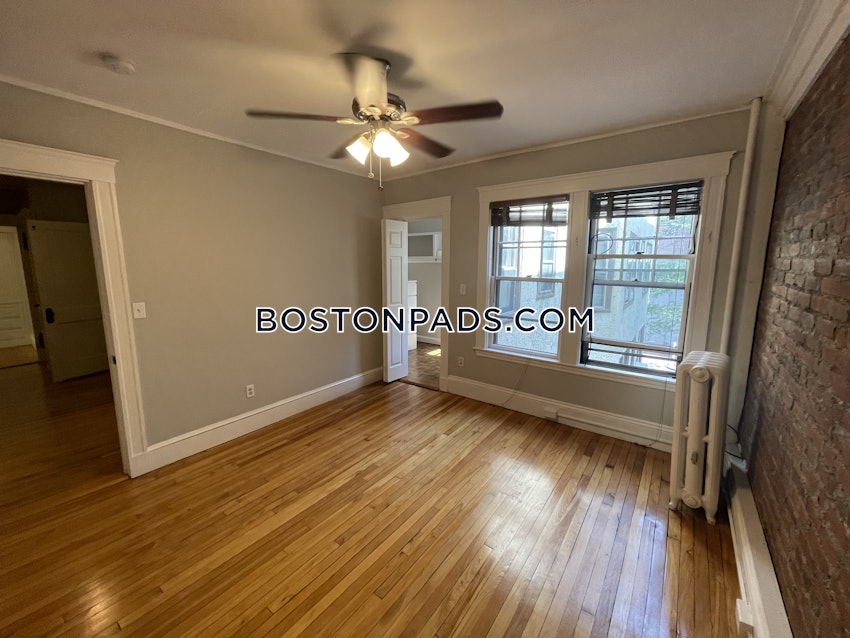 CAMBRIDGE - HARVARD SQUARE - 2 Beds, 1 Bath - Image 13