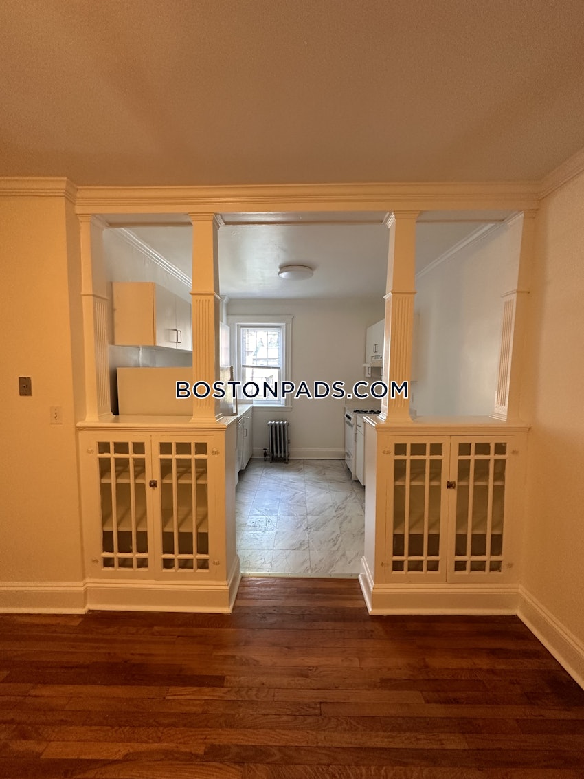 CAMBRIDGE - HARVARD SQUARE - 1 Bed, 1 Bath - Image 9