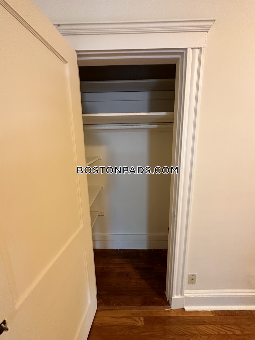 CAMBRIDGE - HARVARD SQUARE - 1 Bed, 1 Bath - Image 8