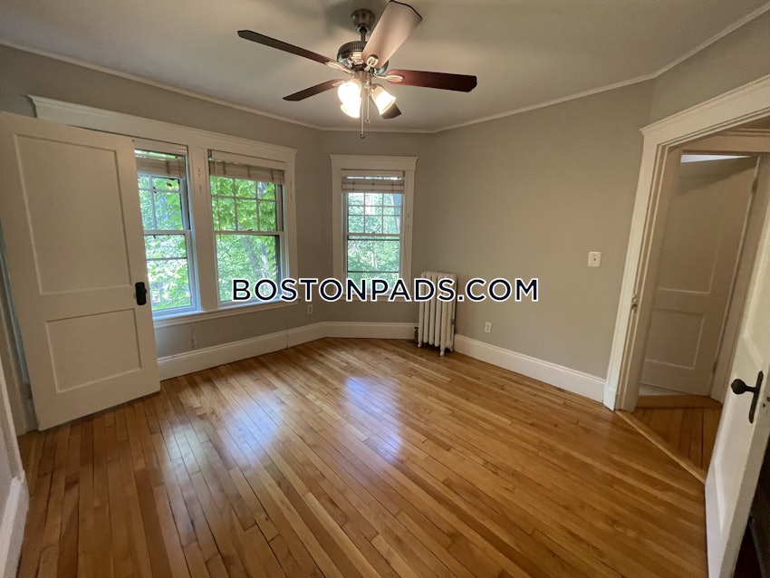 CAMBRIDGE - HARVARD SQUARE - 2 Beds, 1 Bath - Image 6