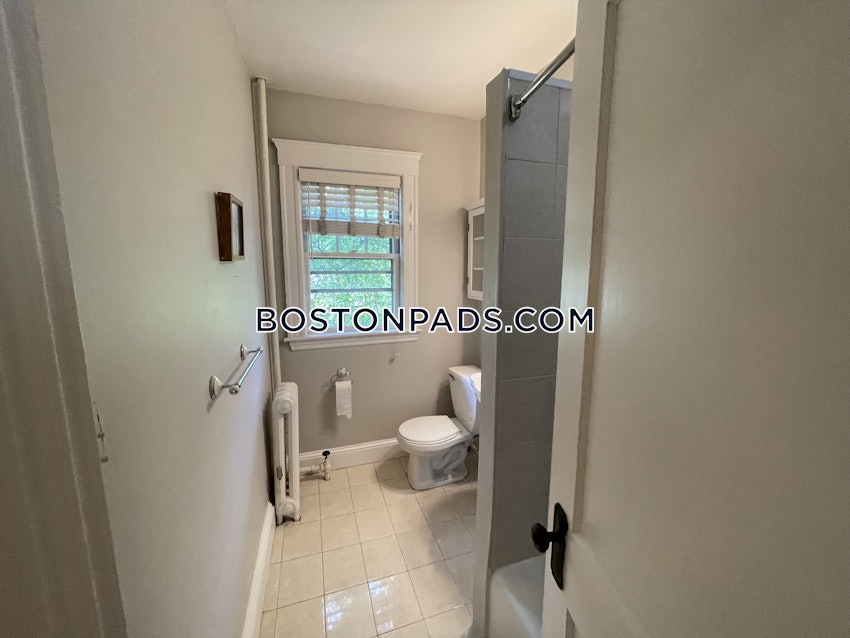 CAMBRIDGE - HARVARD SQUARE - 2 Beds, 1 Bath - Image 3