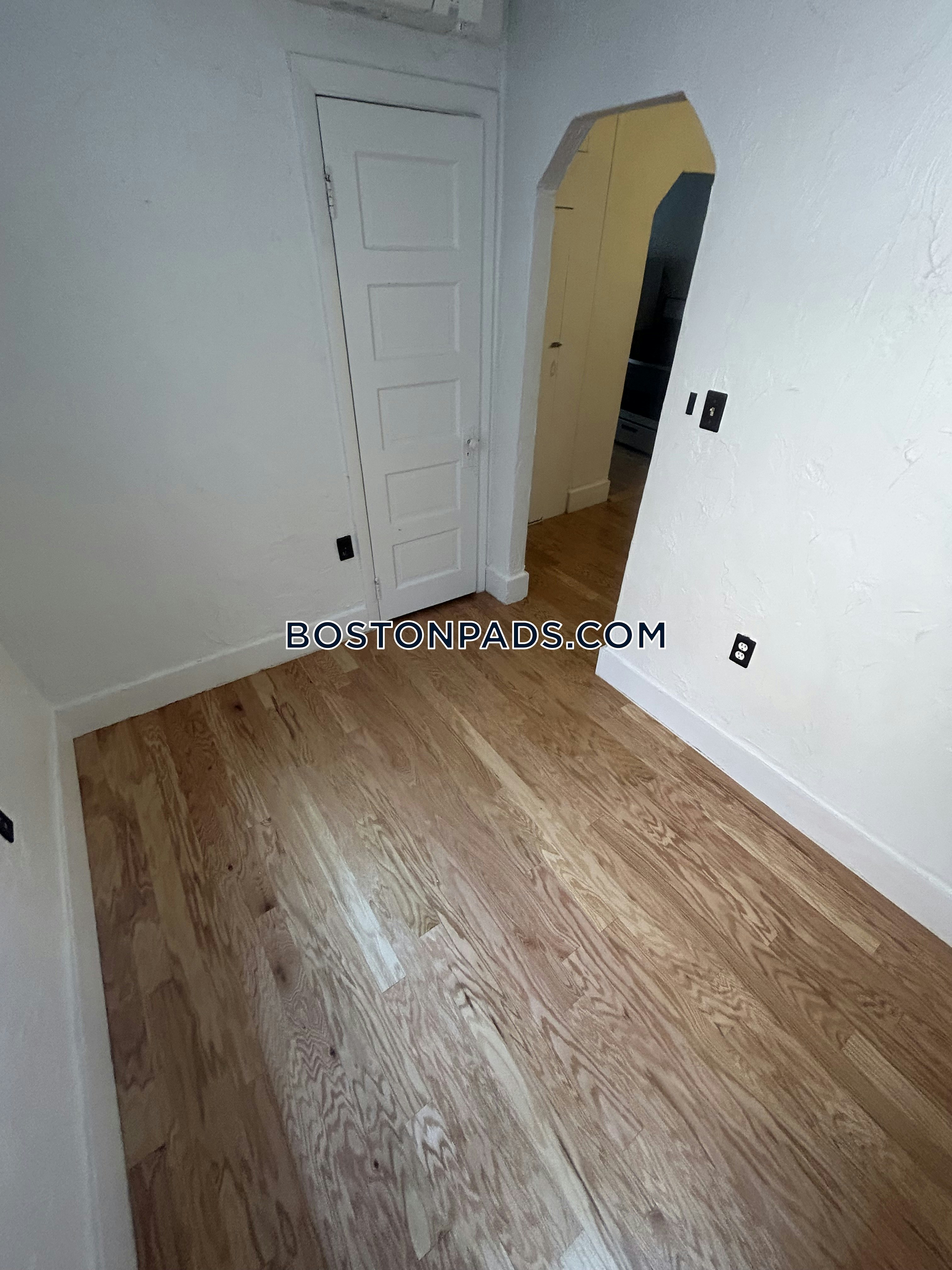 Boston - 1 Beds, 1 Baths