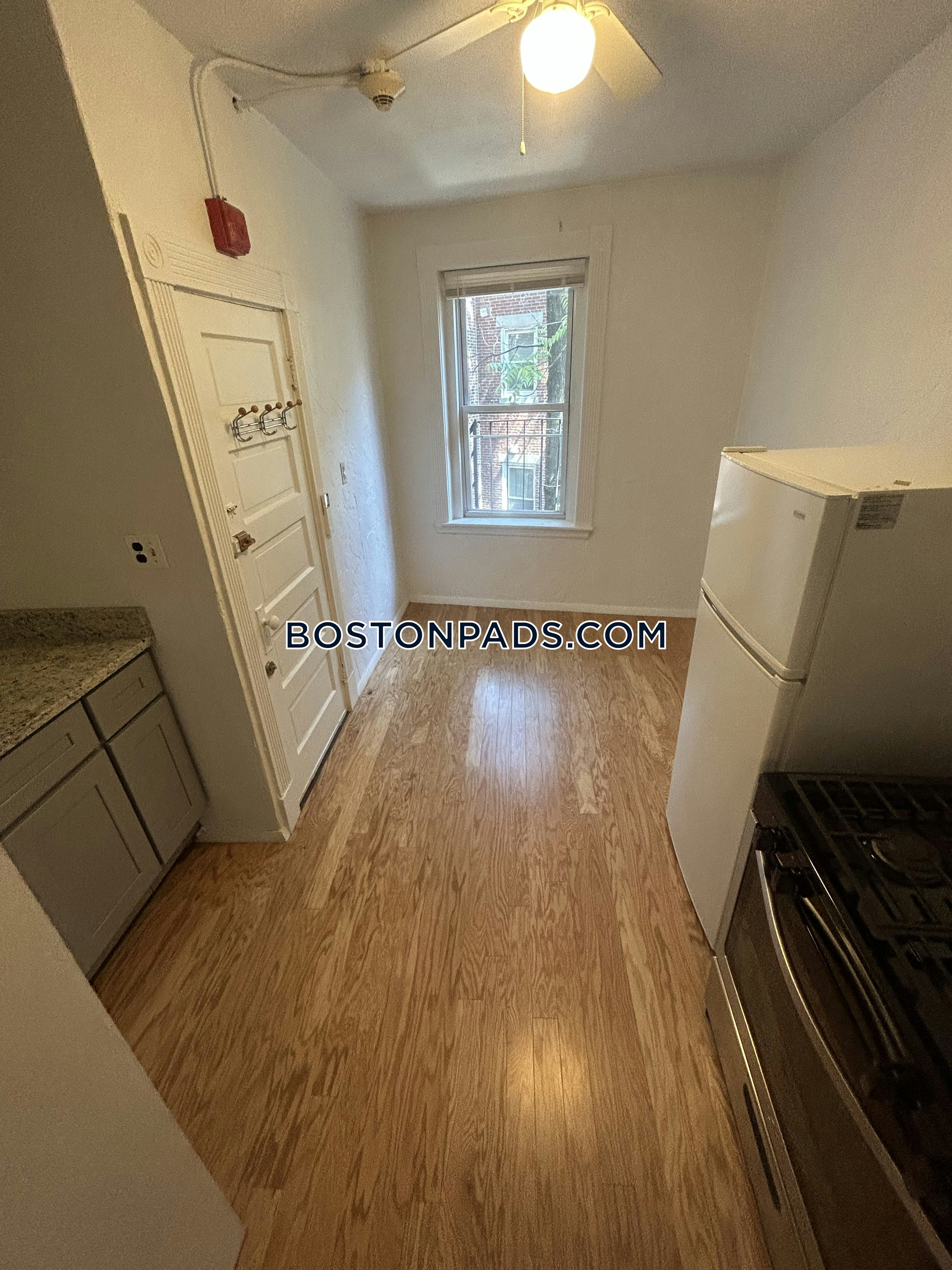 Boston - 1 Beds, 1 Baths