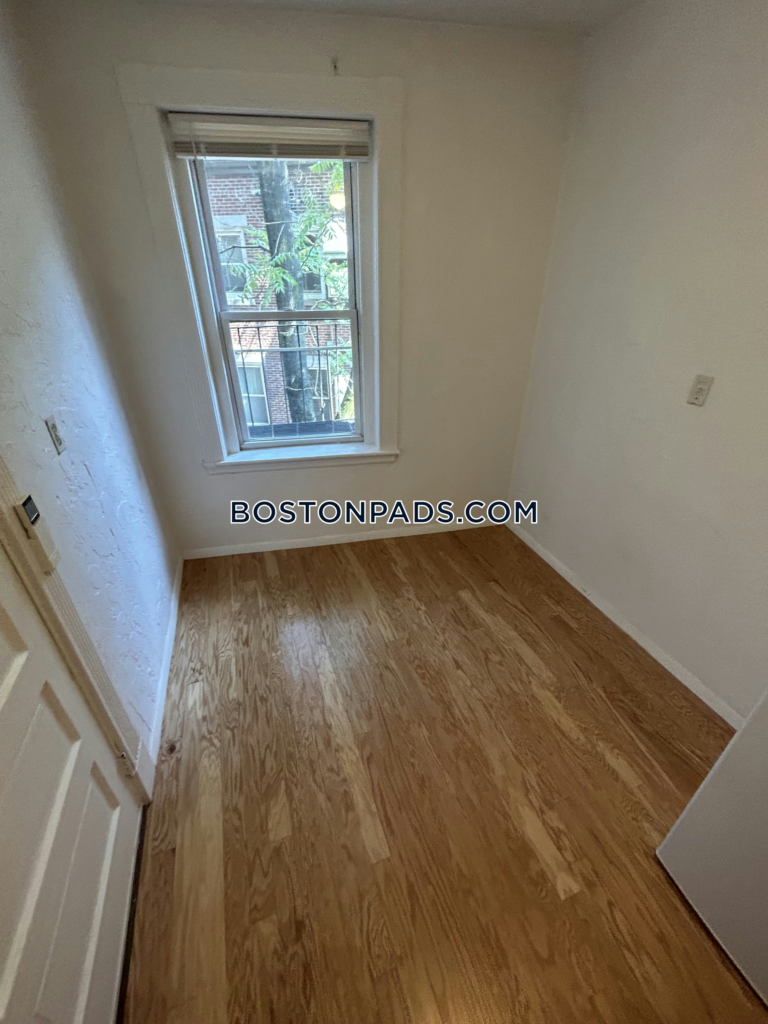 Boston - 1 Beds, 1 Baths