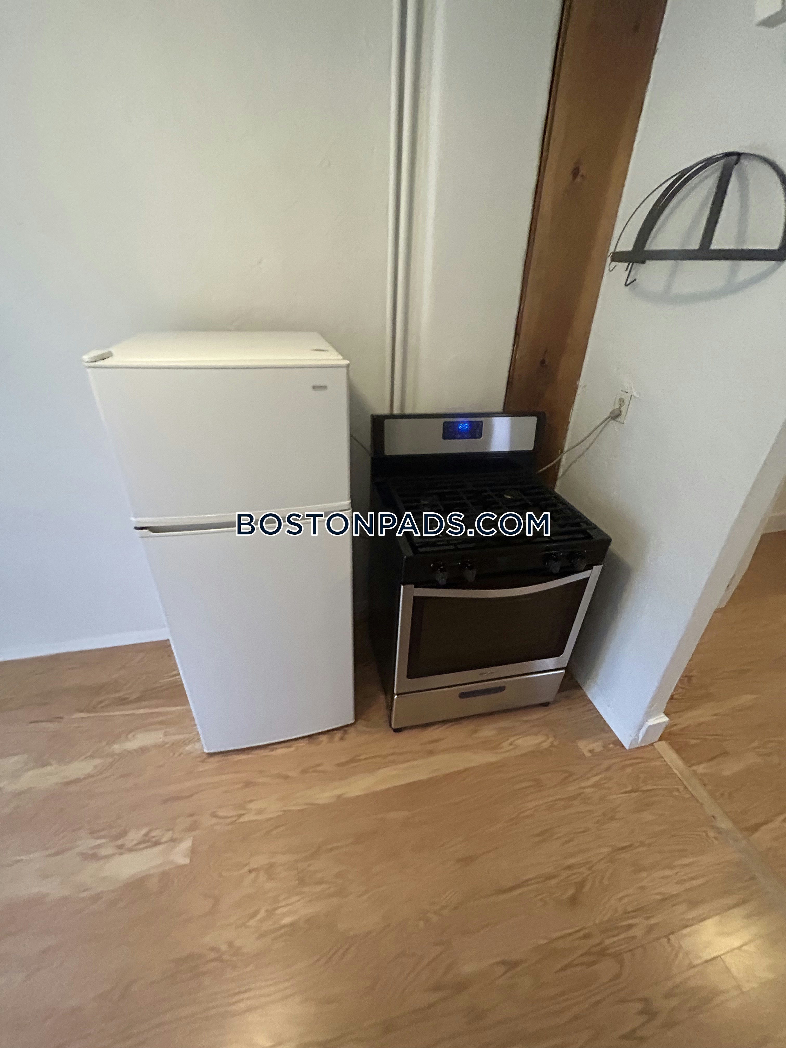Boston - 1 Beds, 1 Baths