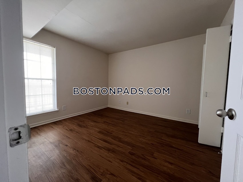 QUINCY - SOUTH QUINCY - 1 Bed, 1 Bath - Image 3