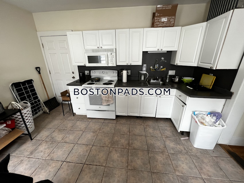 BOSTON - ALLSTON/BRIGHTON BORDER - 2 Beds, 1 Bath - Image 3