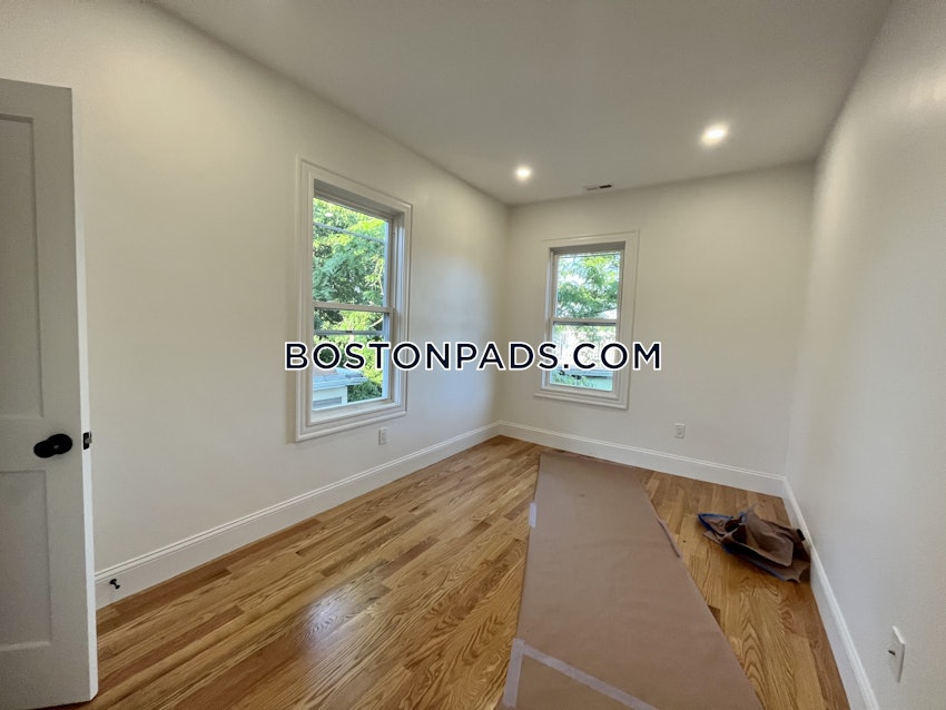 BOSTON - MISSION HILL - 4 Beds, 2 Baths - Image 23