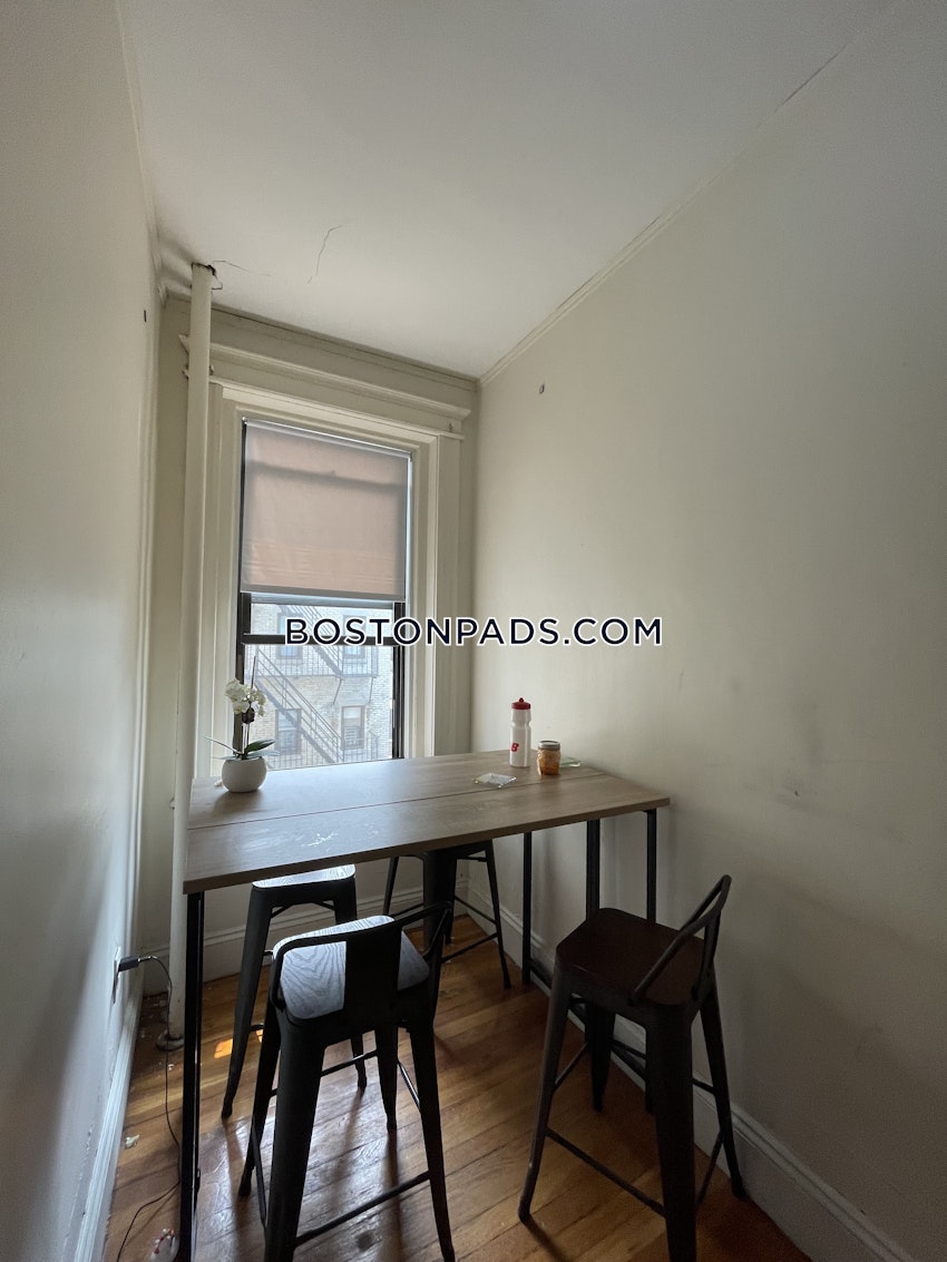 BOSTON - ALLSTON - 1 Bed, 1 Bath - Image 15