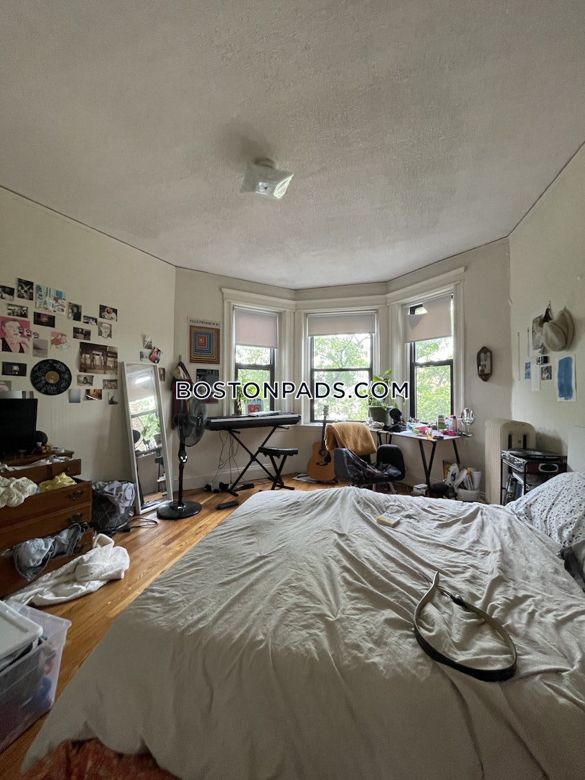 BOSTON - ALLSTON - 1 Bed, 1 Bath - Image 13