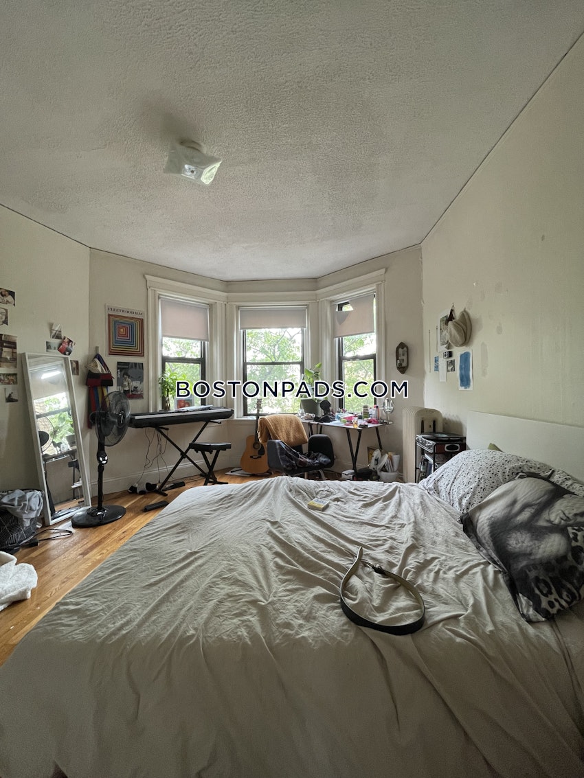 BOSTON - ALLSTON - 1 Bed, 1 Bath - Image 11