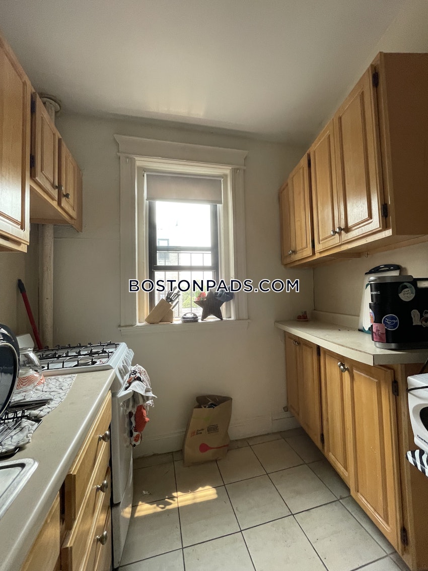 BOSTON - ALLSTON - 1 Bed, 1 Bath - Image 5