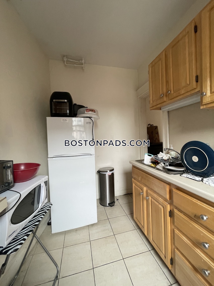 BOSTON - ALLSTON - 1 Bed, 1 Bath - Image 2