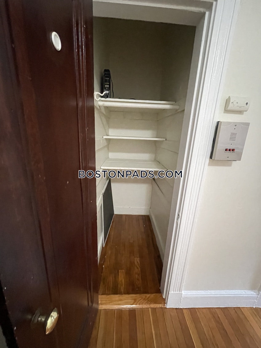 BOSTON - BRIGHTON - CLEVELAND CIRCLE - 1 Bed, 1 Bath - Image 5