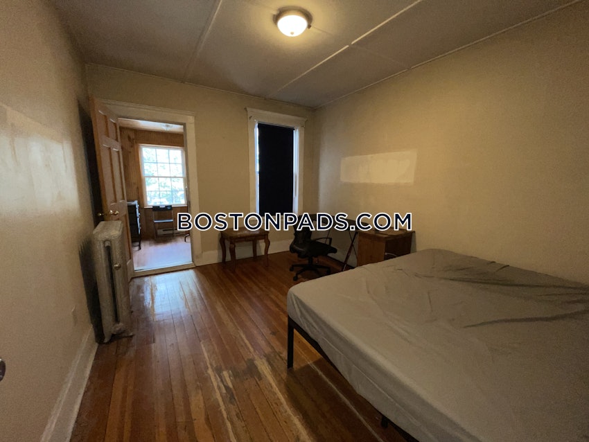 BOSTON - ALLSTON - 4 Beds, 2 Baths - Image 38