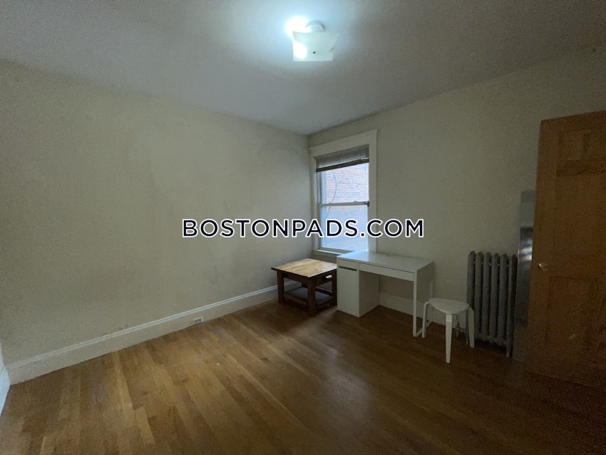 BOSTON - ALLSTON - 4 Beds, 2 Baths - Image 32