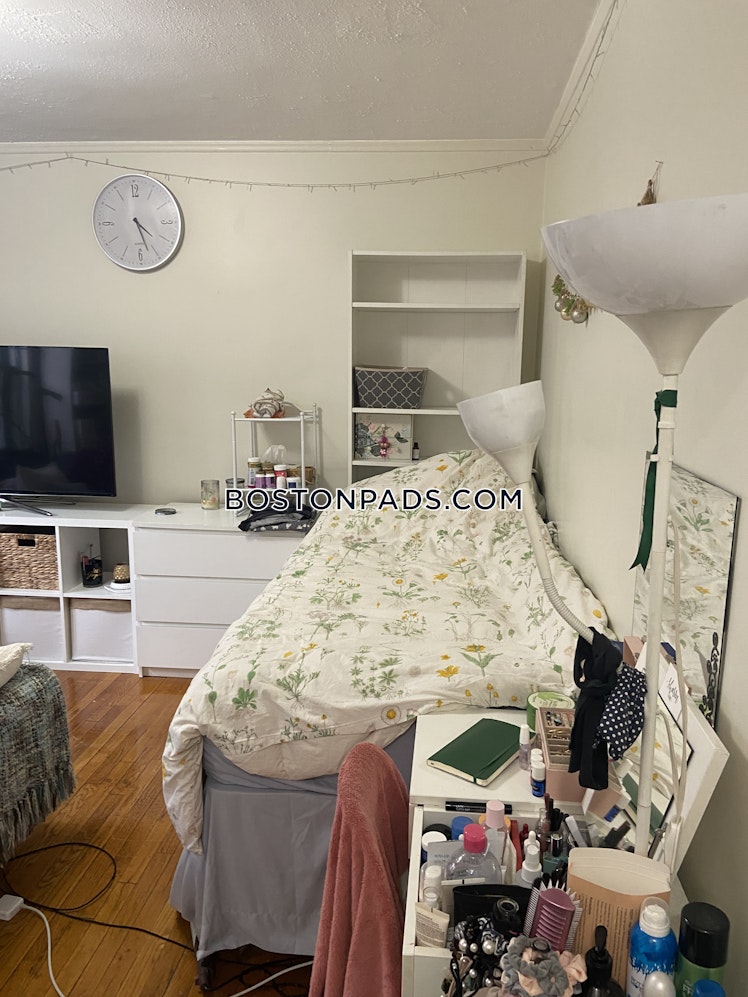 Pleasant St., Malden