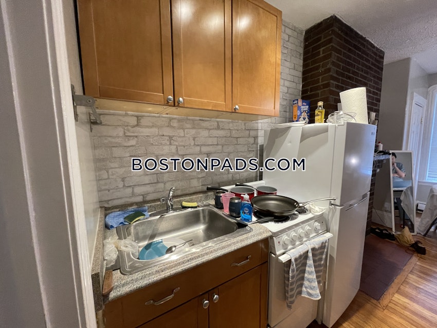 BOSTON - BEACON HILL - 1 Bed, 1 Bath - Image 1