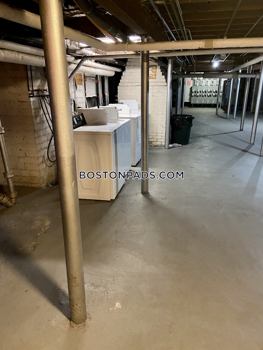 MALDEN - 1 Bed, 1 Bath - Image 9