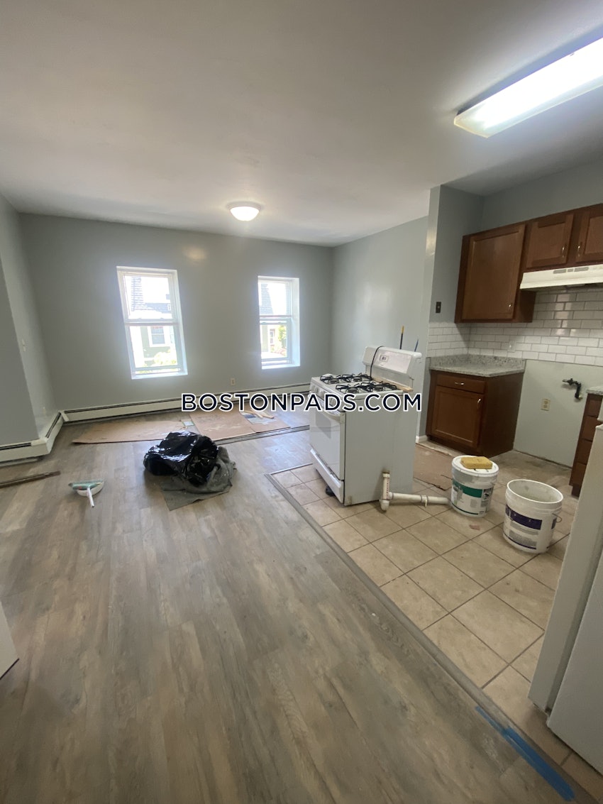 BOSTON - ROXBURY - 4 Beds, 1.5 Baths - Image 11