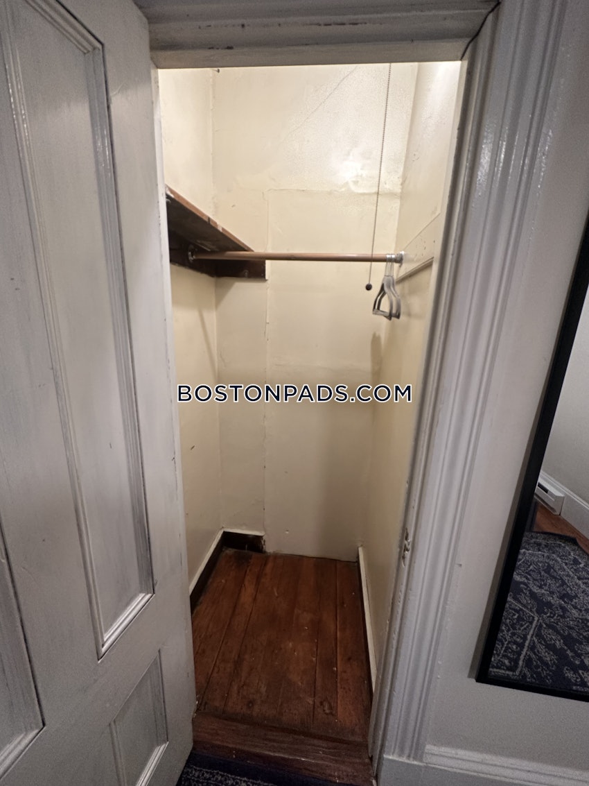 BOSTON - SOUTH END - 4 Beds, 2 Baths - Image 13